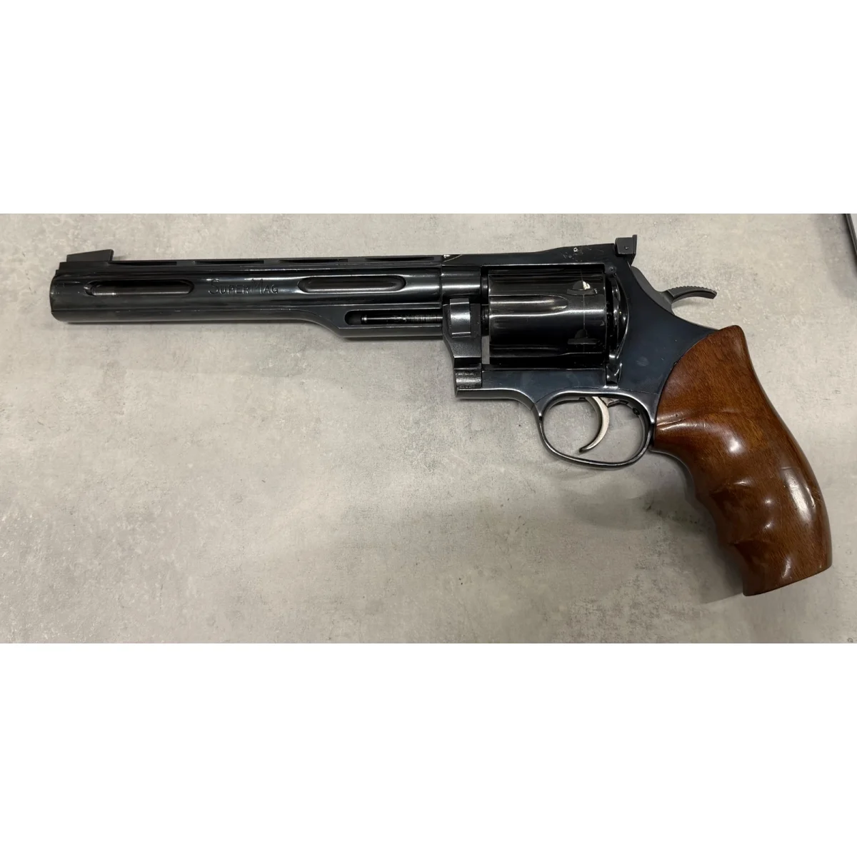 Dan Wesson Firearms Super Mag - .357MAX - käytetty